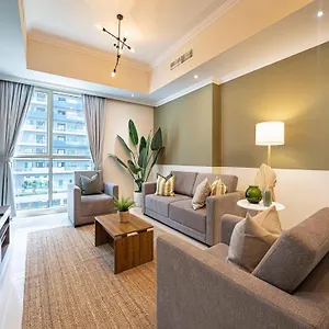 Luxe Near Mall Burj Khalifa Pool Gym Parking Apartment